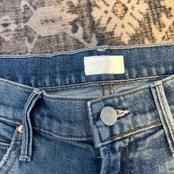 MOTHER Denim The Flirt Fray Midrise Medium Wash Jeans Size 29 - Picture 7 of 7